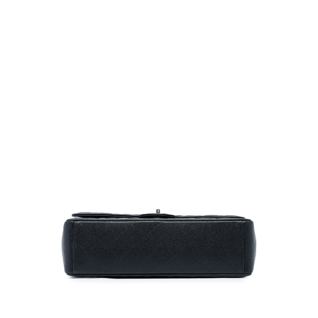 Chanel Sac porté épaule Classic Double rabat Maxi Cuir caviar Noir – vue 3 – GABY PARIS