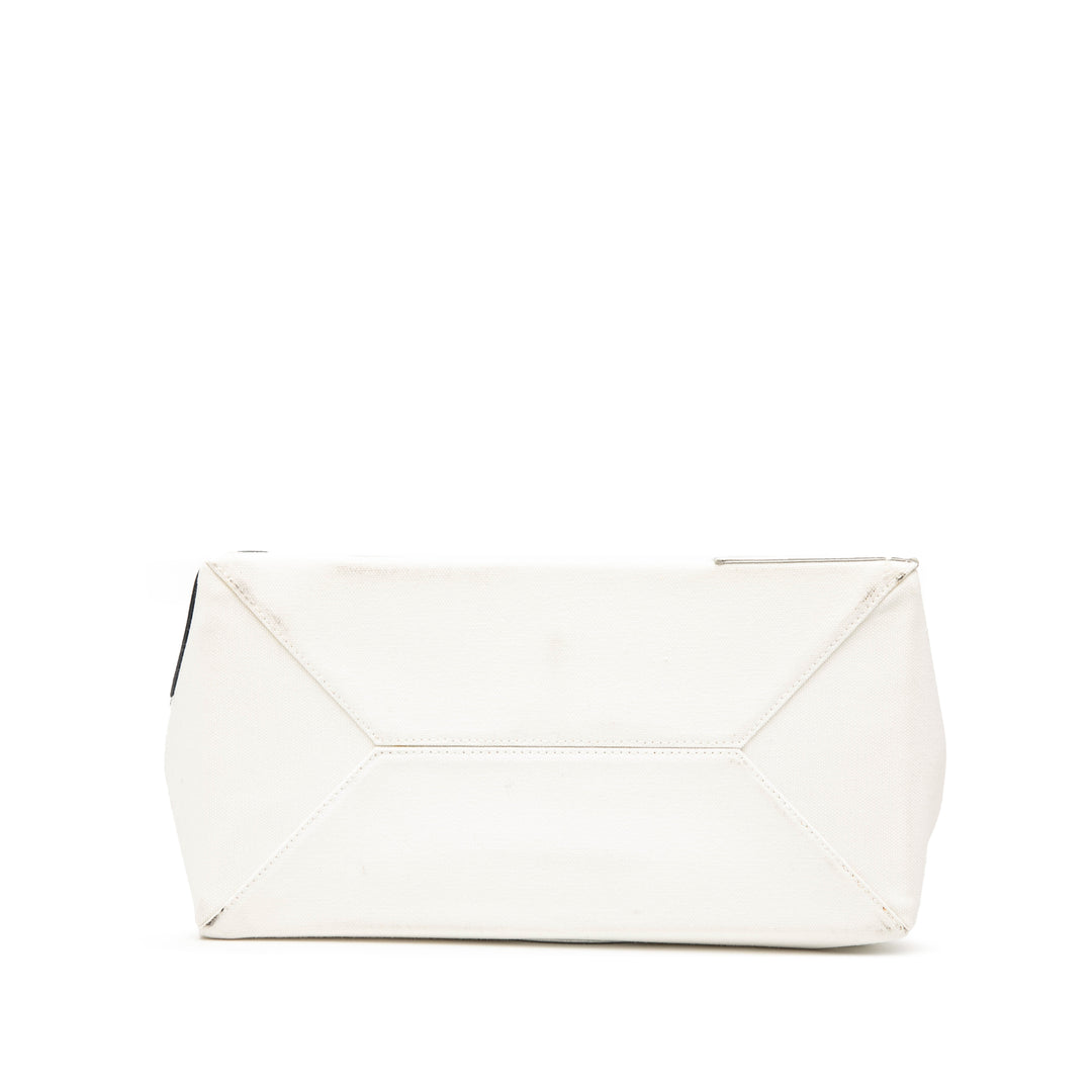 Chanel CC Toile and Métallisé Cuir d’agneau No. 5 Shopping Cabas Blanc – GABY PARIS Authentique