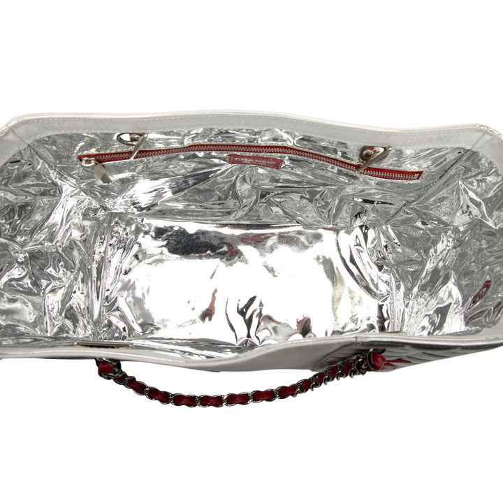 Chanel CC Toile and Métallisé Cuir d’agneau No. 5 Shopping Cabas Blanc – GABY PARIS Authentique