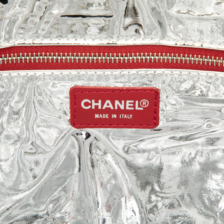 Chanel CC Toile and Métallisé Cuir d’agneau No. 5 Shopping Cabas Blanc – GABY PARIS Authentique