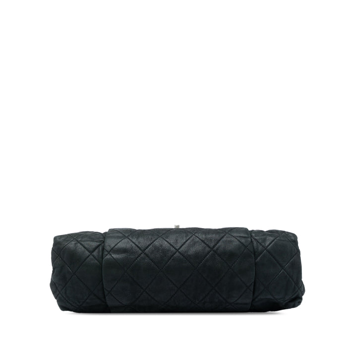 Chanel Large Matelassé Iridescent Cuir de veau Chic Quilt Accordion à rabat