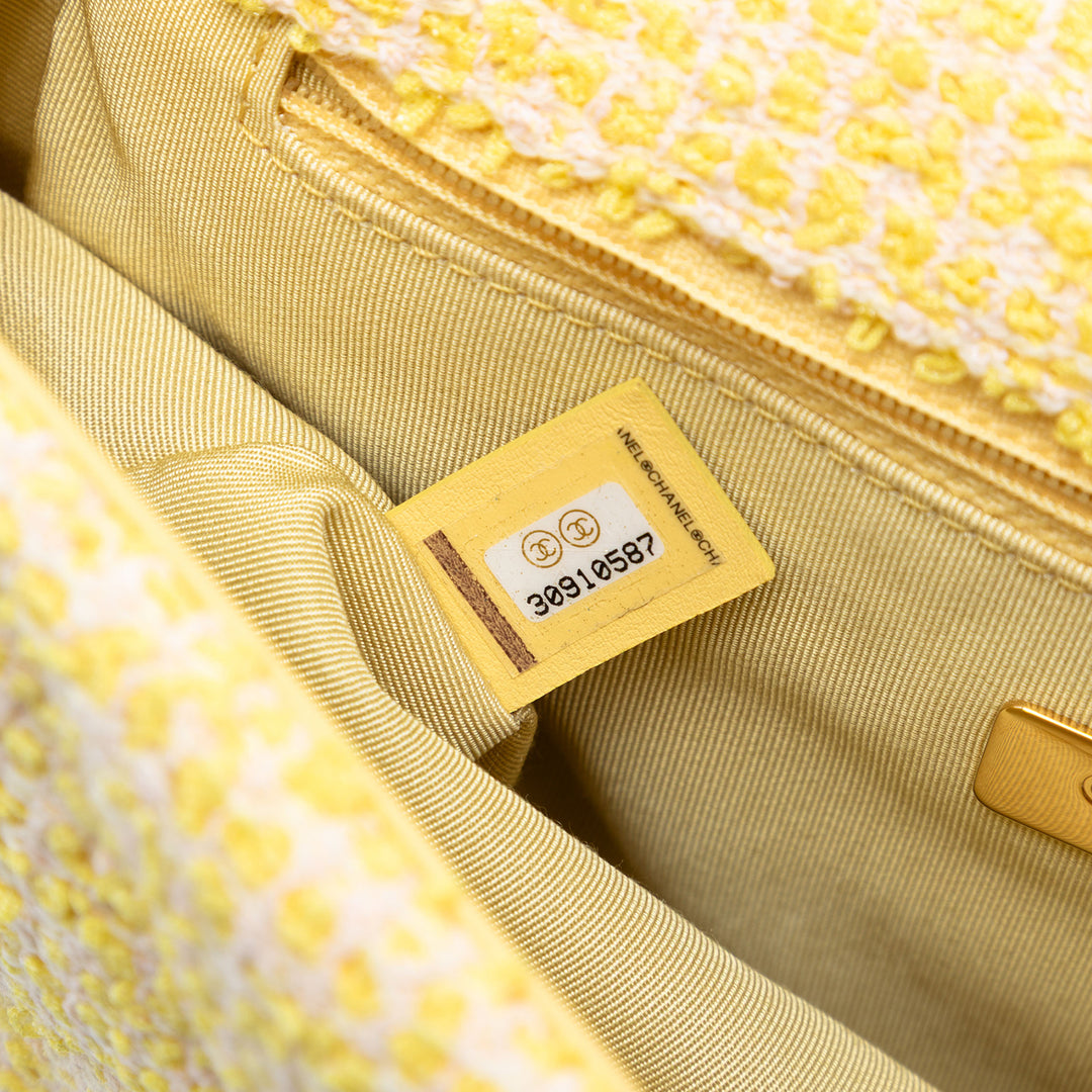 Chanel Medium Tweed 19 à rabat