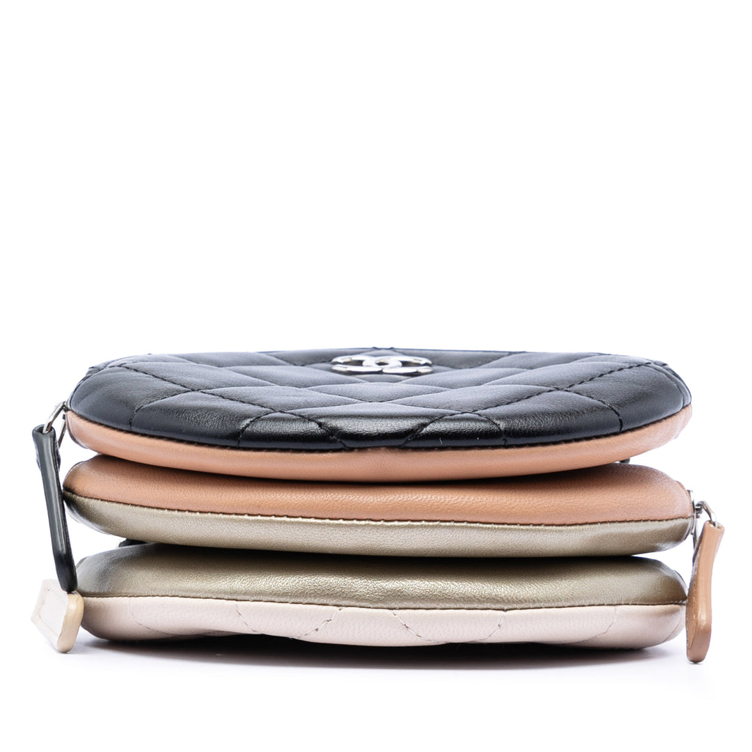 Chanel CC Matelassé Cuir d’agneau Triple Zip Rond Pochette avec chaîne