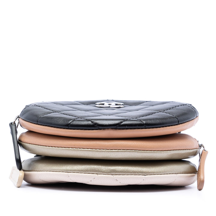 Chanel CC Matelassé Cuir d’agneau Triple Zip Rond Pochette avec chaîne