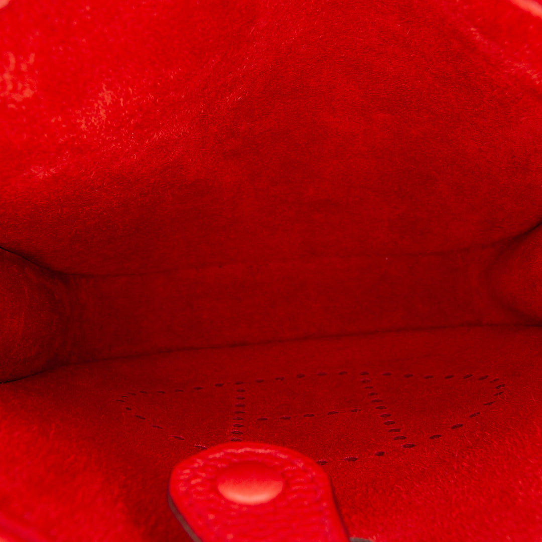 Evelyne I 16 Amazone Clémence Rouge