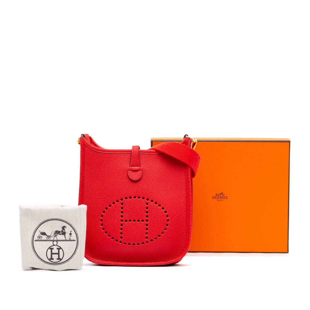 Evelyne I 16 Amazone Clémence Rouge