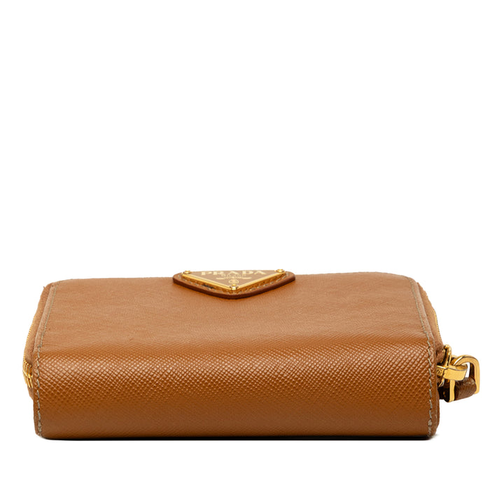 Prada Zippé Compact Portefeuille Saffiano Marron – vue 3 – GABY PARIS