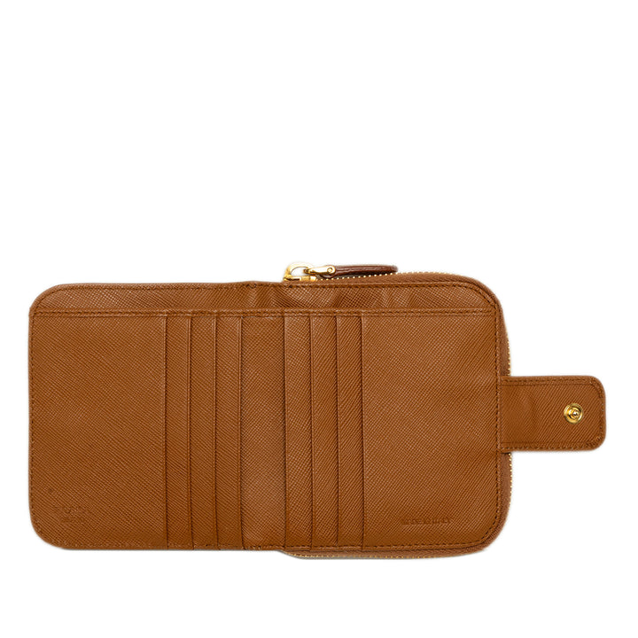 Prada Zippé Compact Portefeuille Saffiano Marron – vue 4 – GABY PARIS
