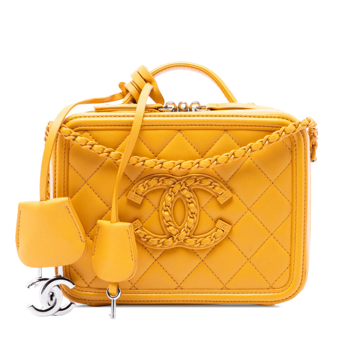 Chanel CC Filigree Incognito Vanity Petit Cuir d'agneau Jaune – vue principale – GABY PARIS
