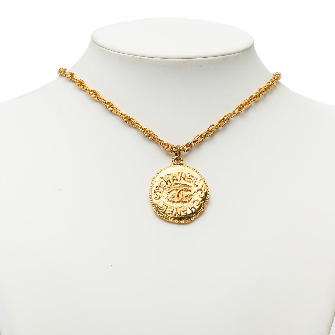 CC plaqué Medallion Pendant Collier Doré