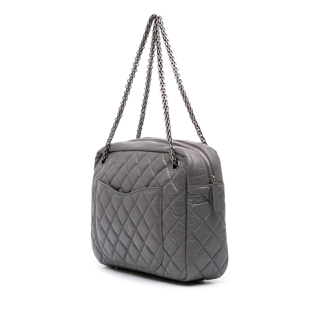 Chanel Matelassé vieilli Reissue 2.55 Sac caméra Grand Cuir de veau Gris – vue 2 – GABY PARIS