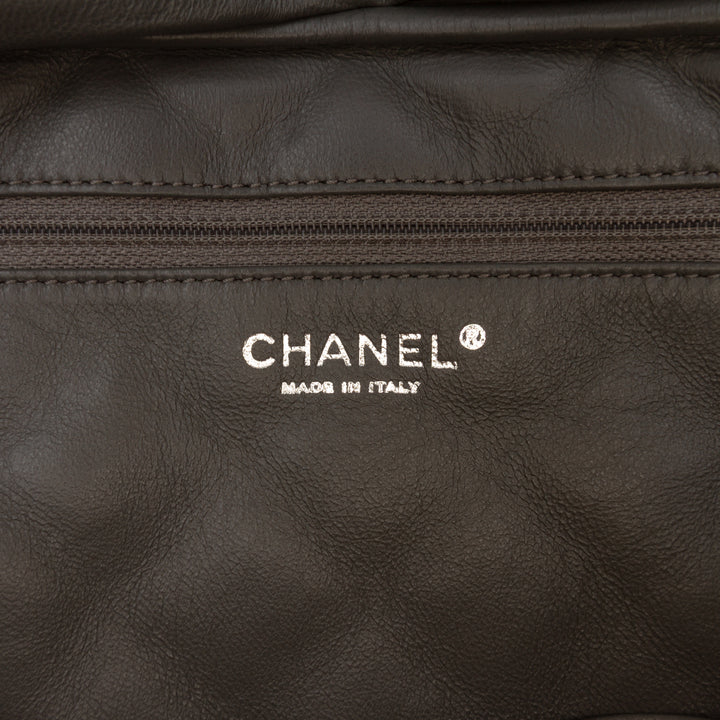 Chanel Matelassé vieilli Reissue 2.55 Sac caméra Grand Cuir de veau Gris – vue 5 – GABY PARIS
