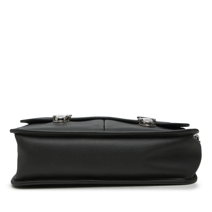 Louis Vuitton Taiga Alexei Messenger