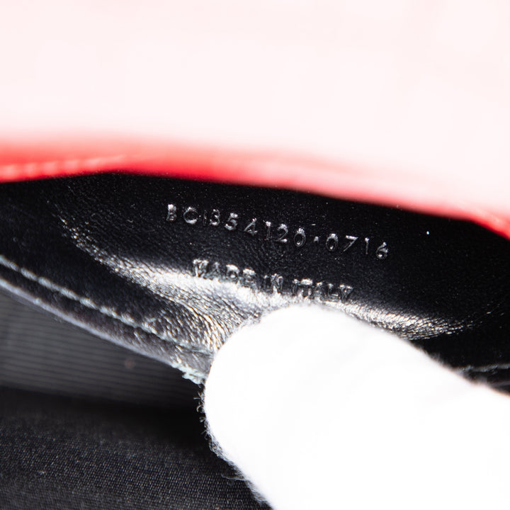 Saint Laurent Small Croc embossé Cuir Kate Pompon Sac porté croisé