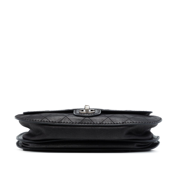 Chanel Matelassé Coco Twin à rabat Cuir de veau Noir