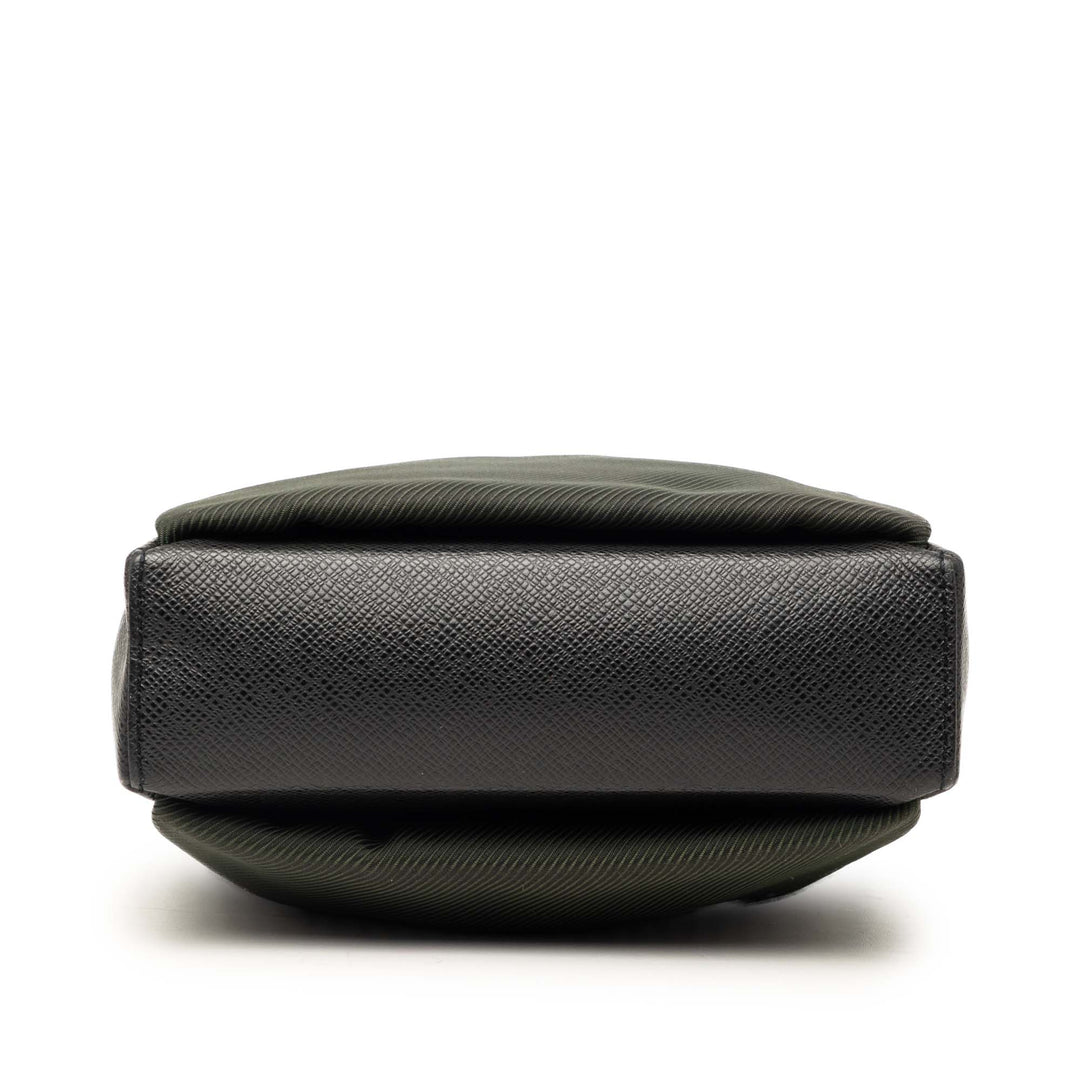 Louis Vuitton Taiga Sayan