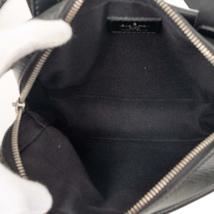 Louis Vuitton Taiga Sayan