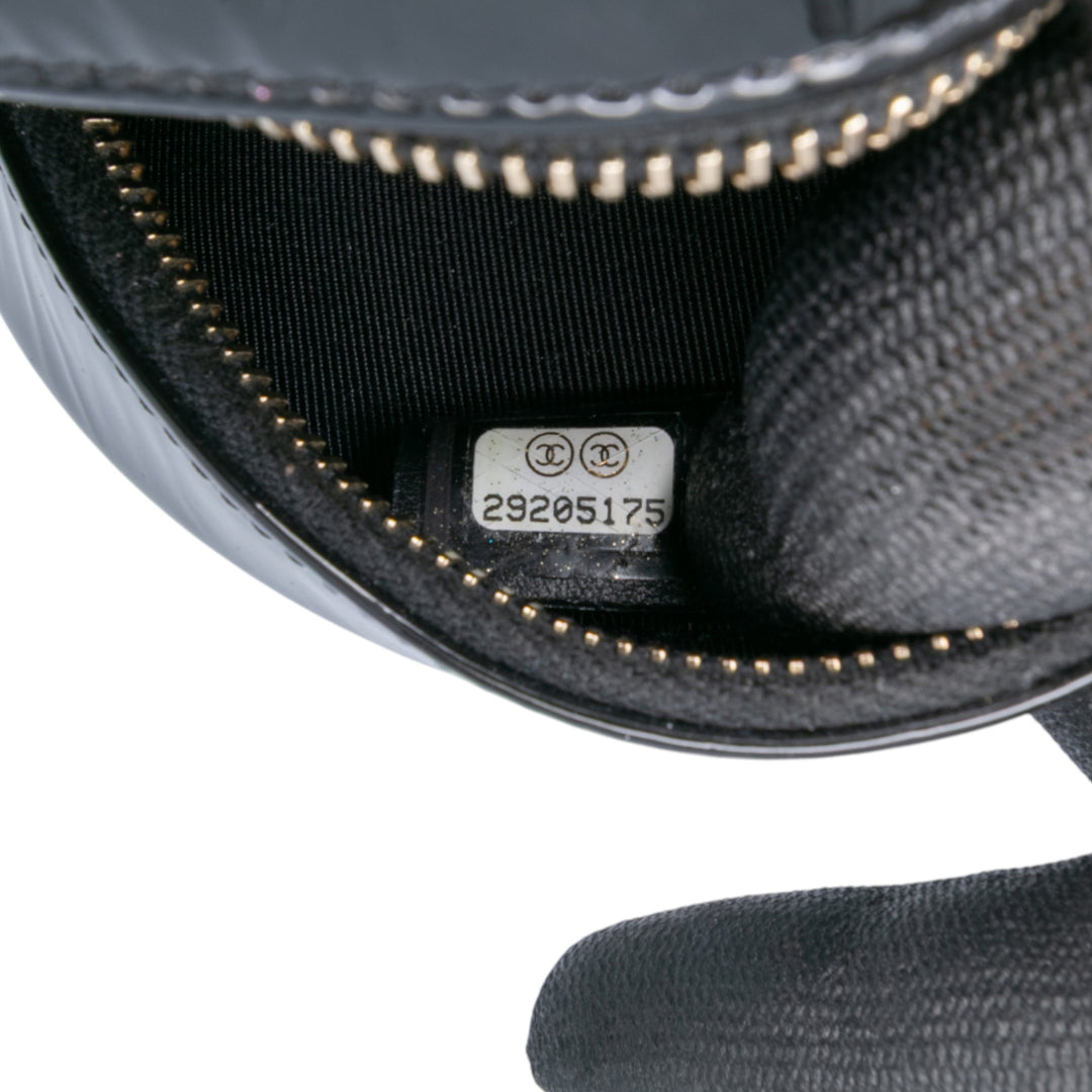 Chanel Quilted Cuir verni Round As Earth Sac porté croisé Noir