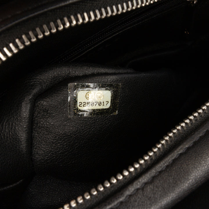 Chanel Tweed and Resin Zipped Chain Shopping Bag Noir – GABY PARIS Authentique