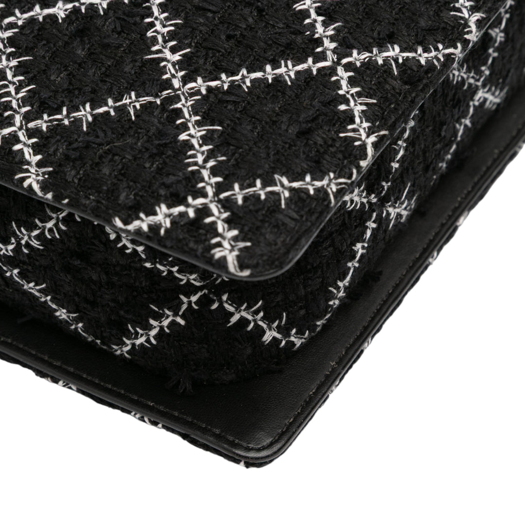 Chanel Tweed and Resin Zipped Chain Shopping Bag Noir – GABY PARIS Authentique