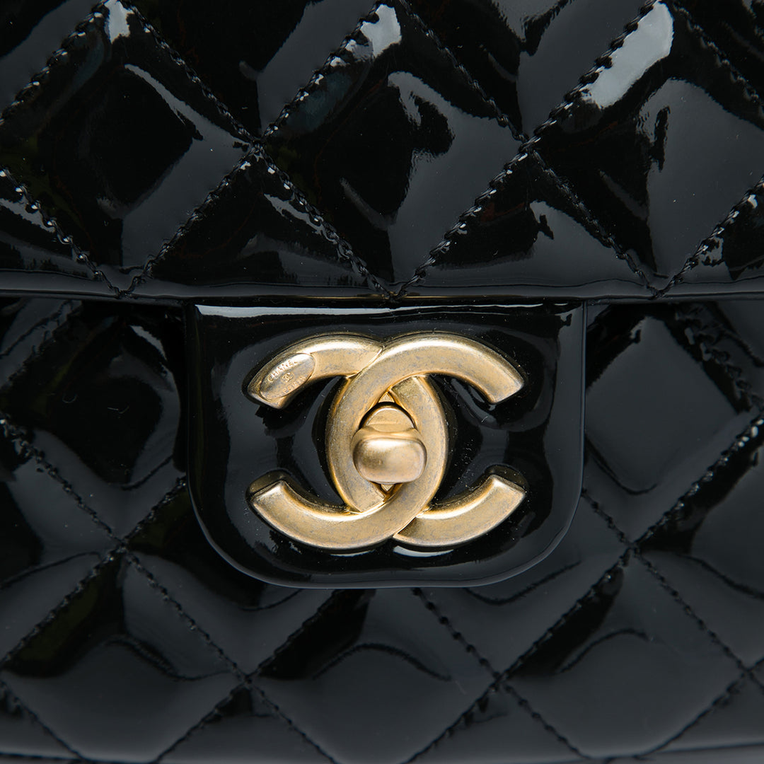 Chanel Classic Carré Émail Coco Hearts Rabat simple Mini Noir
