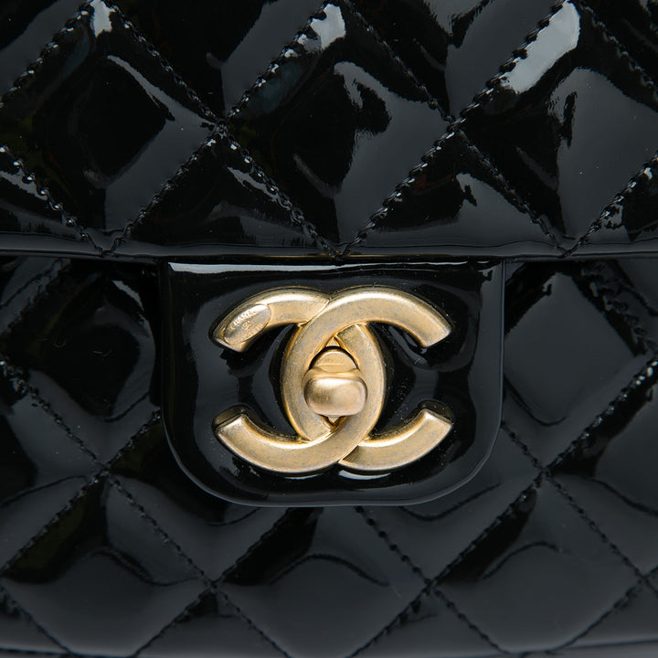 Chanel Classic Carré Émail Coco Hearts Rabat simple Mini Noir