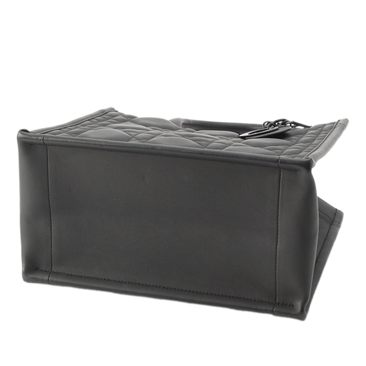 Book Tote Macrocannage Ultra Matte Petit Cuir de veau Noir