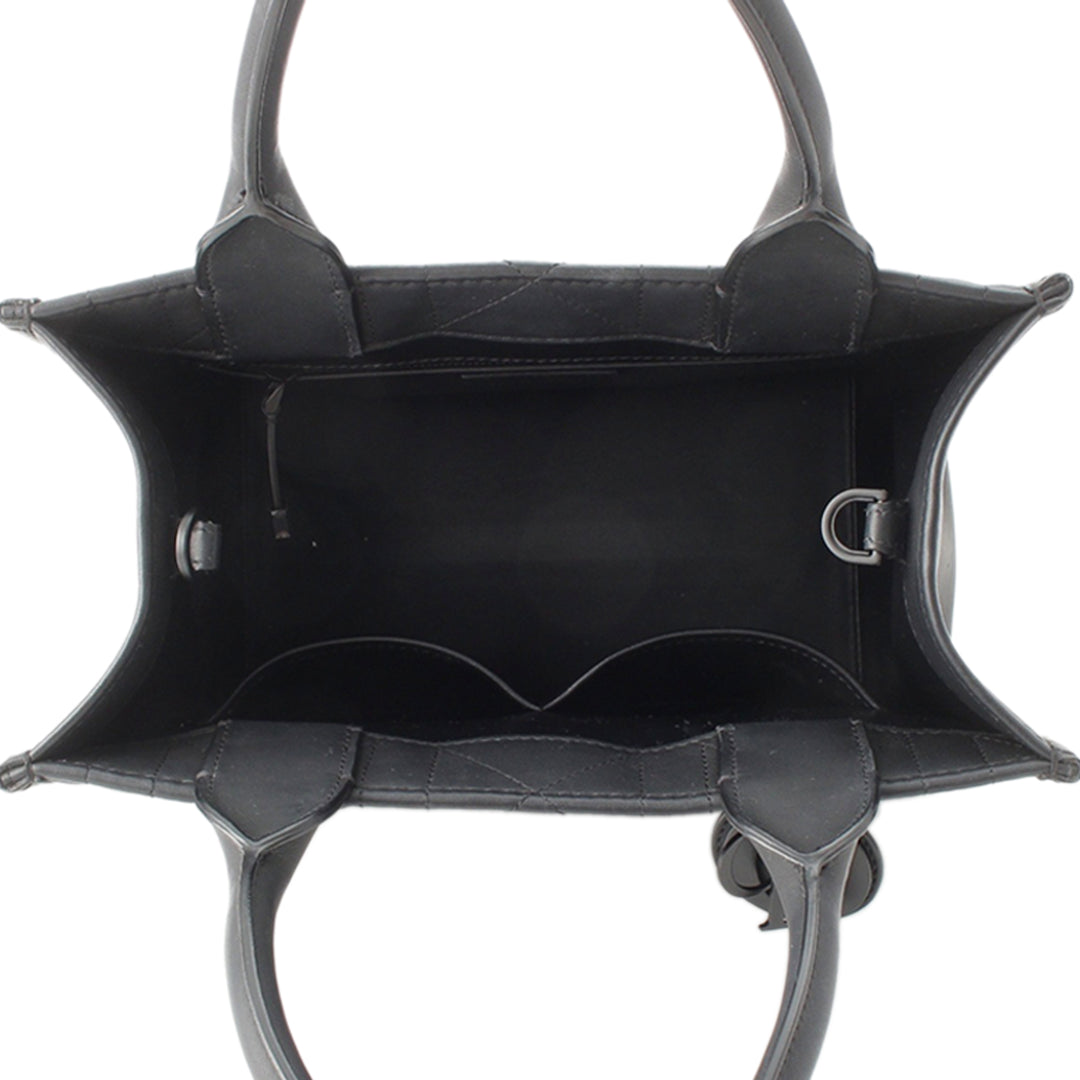 Book Tote Macrocannage Ultra Matte Petit Cuir de veau Noir