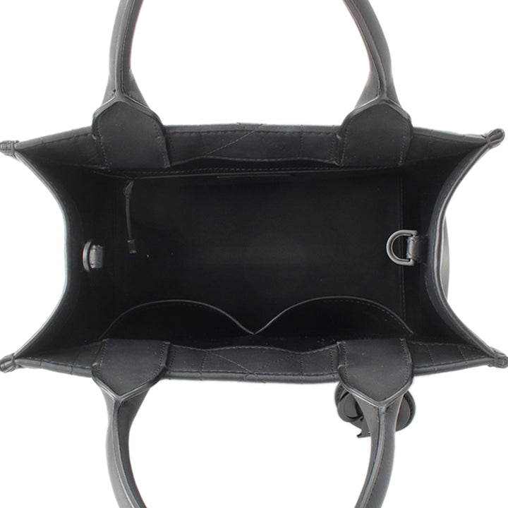 Book Tote Macrocannage Ultra Matte Petit Cuir de veau Noir