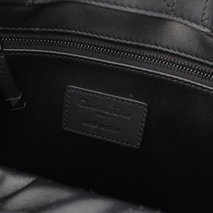 Book Tote Macrocannage Ultra Matte Petit Cuir de veau Noir