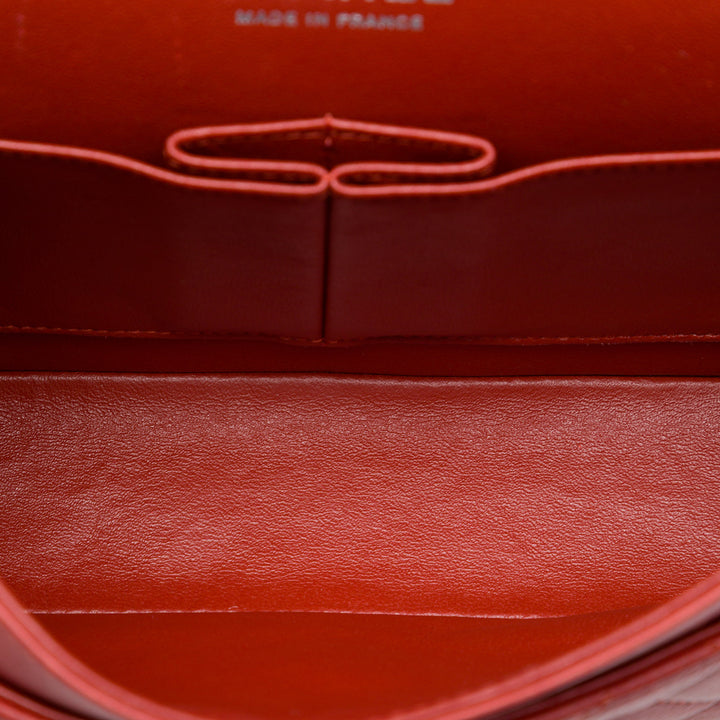 Classic Double rabat Moyen Cuir caviar Rouge
