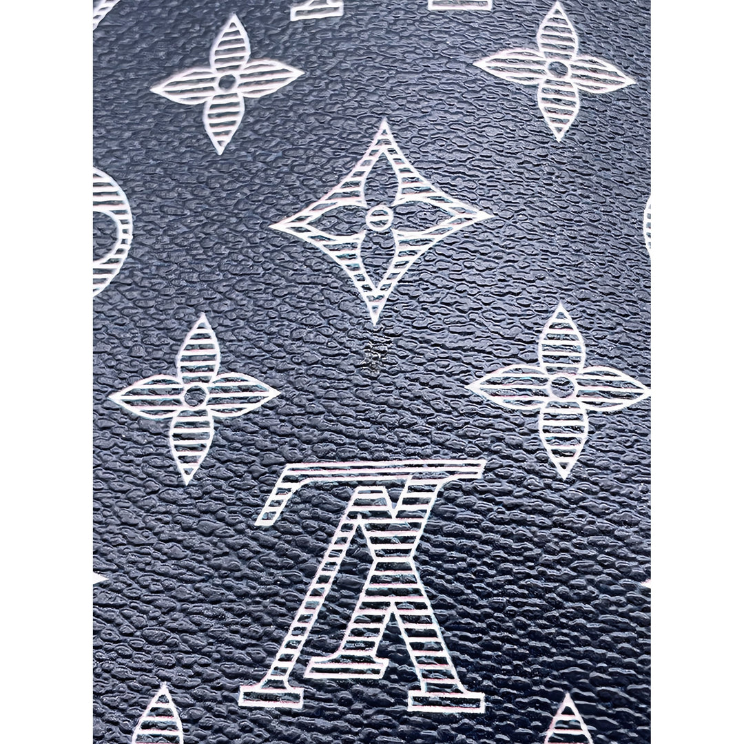 Louis Vuitton Chapman Brothers Savane Messenger PM Monogram Bleu – vue 13 – GABY PARIS