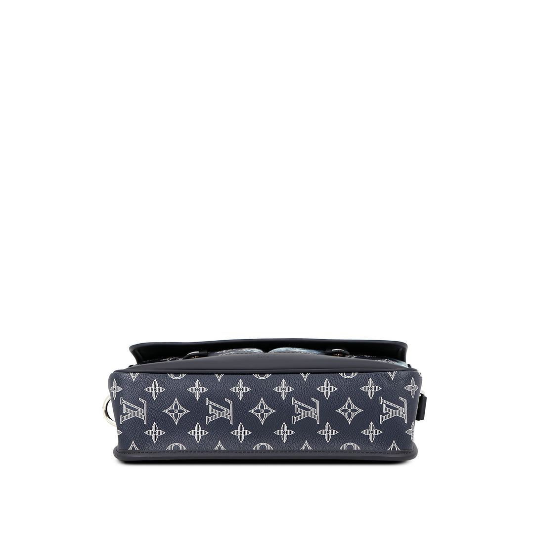 Louis Vuitton Chapman Brothers Savane Messenger PM Monogram Bleu – vue 2 – GABY PARIS
