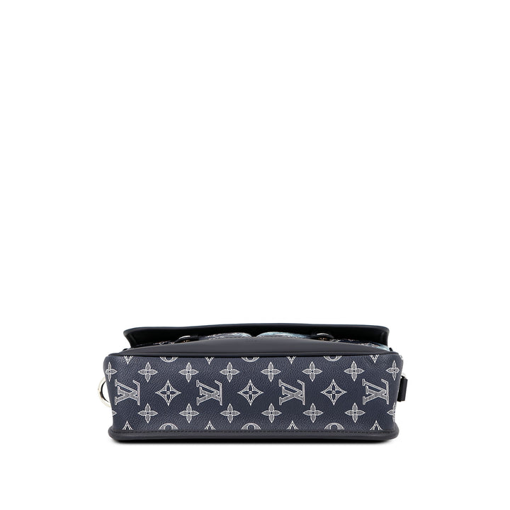Louis Vuitton Chapman Brothers Savane Messenger PM Monogram Bleu – vue 2 – GABY PARIS