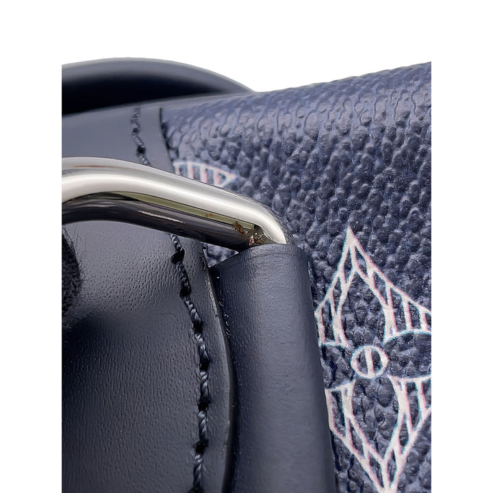 Louis Vuitton Chapman Brothers Savane Messenger PM Monogram Bleu – vue 8 – GABY PARIS