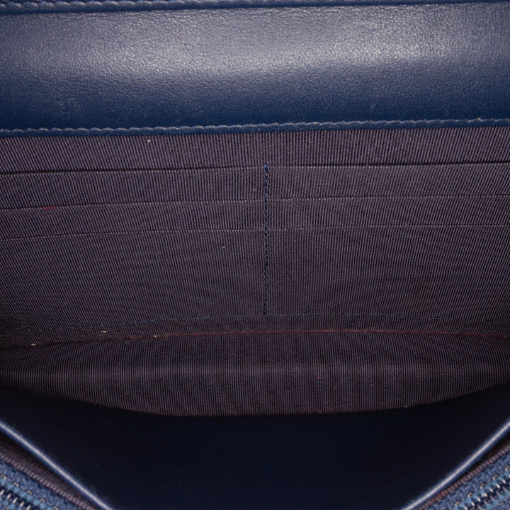 Chanel Quilted Aged Cuir de veau Gabrielle Wallet On Chain Bleu