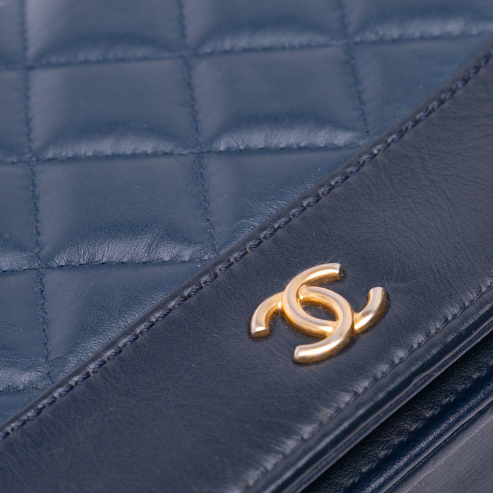 Chanel Quilted Aged Cuir de veau Gabrielle Wallet On Chain Bleu