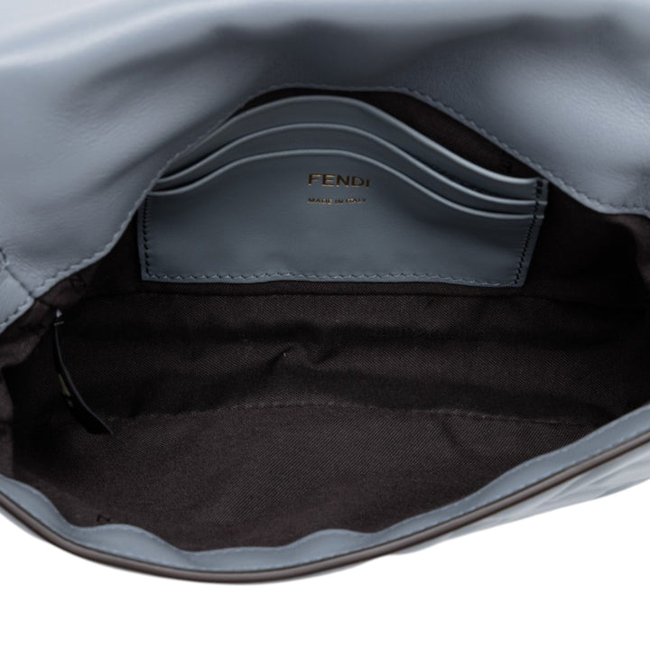 Fendi Sac à main Zucca embossé Baguette Mini Gris – vue 4 – GABY PARIS