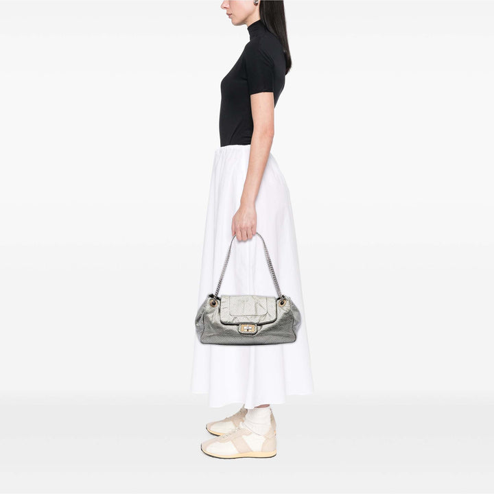 Chanel Métallisé perforé Reissue 2.55 Drill Accordion à rabat Cuir de veau Argenté – vue 6 – GABY PARIS