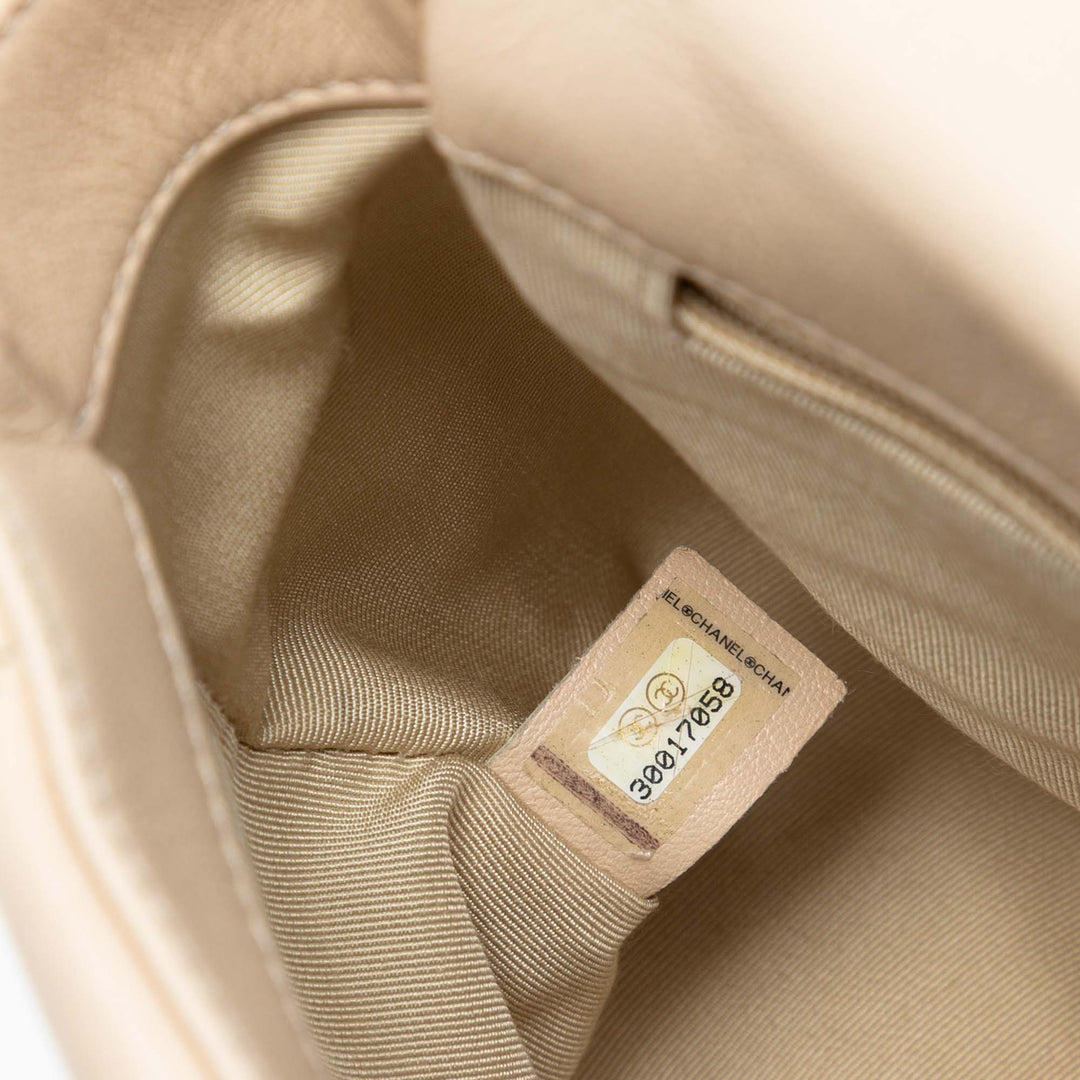 Chanel Medium Cuir d’agneau 19 à rabat