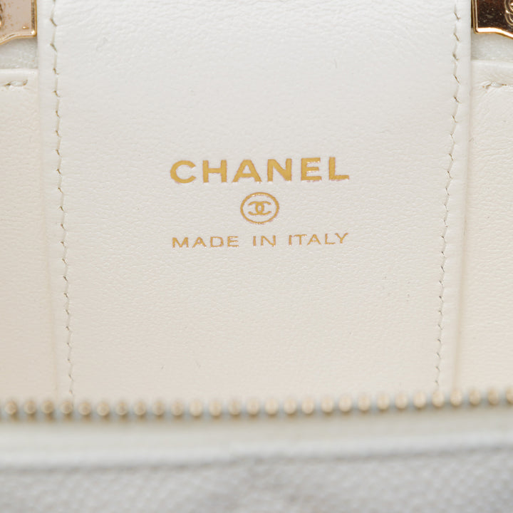 Matelassé CC Sweetheart Vanity avec chaîne Mini Cuir caviar Blanc