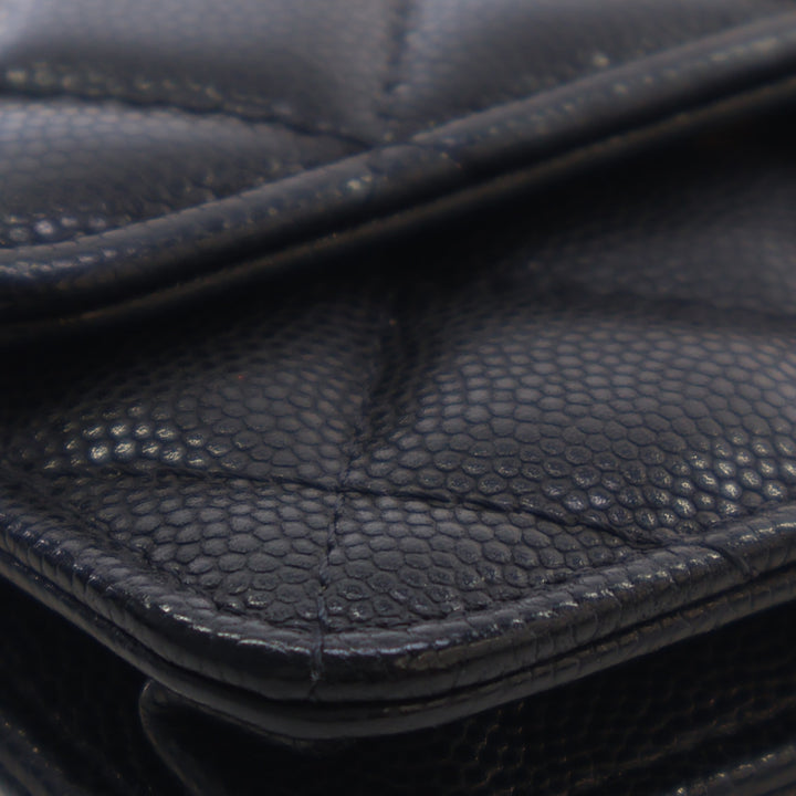 Chanel Matelassé Caviar Twist Your Buttons Coin Purse avec chaîne