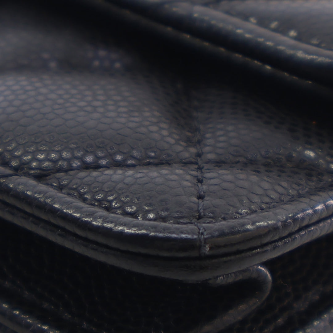 Chanel Matelassé Caviar Twist Your Buttons Coin Purse avec chaîne