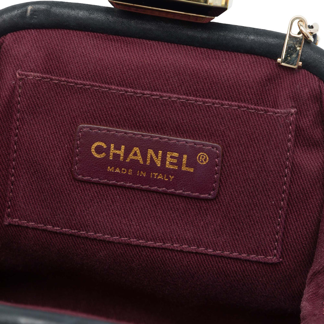 CC Matelassé Double Stitch Kiss Lock Pochette avec chaîne Cuir d'agneau Noir