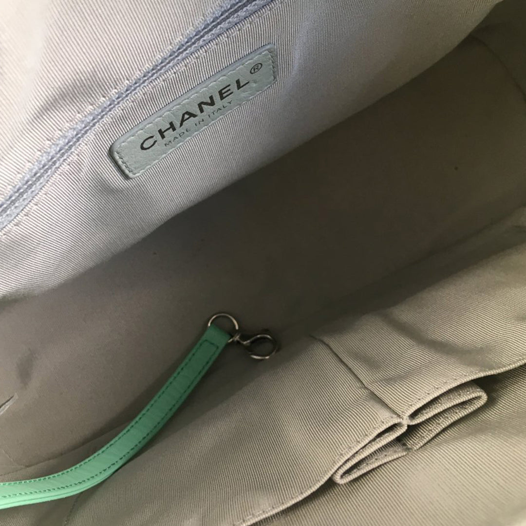 Chanel Medium Tweed Gabrielle Sac porté croisé Vert