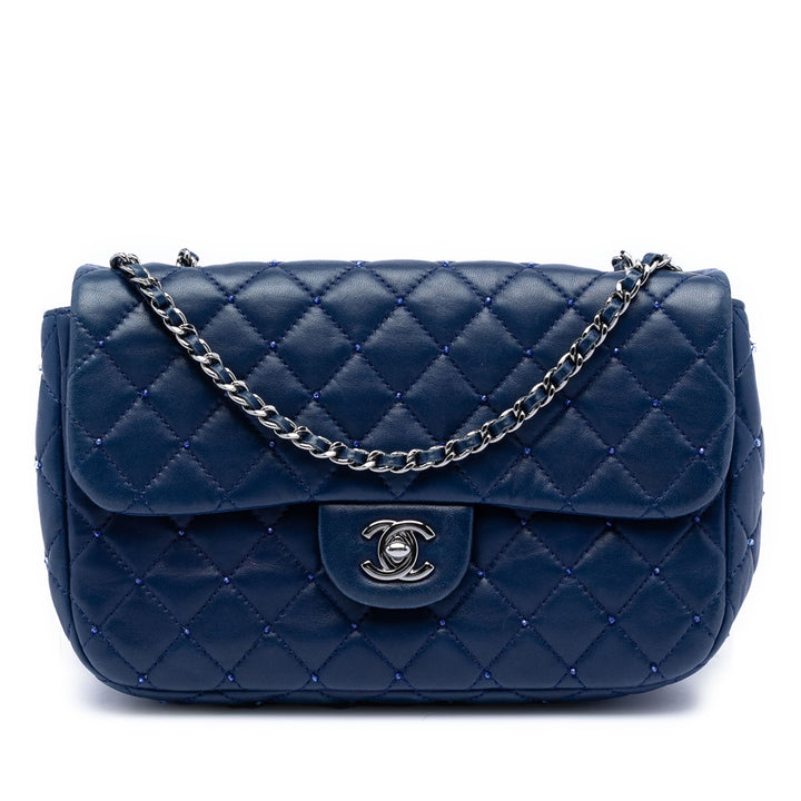 Chanel Small Matelassé Cuir d’agneau Beaded Simple rabat