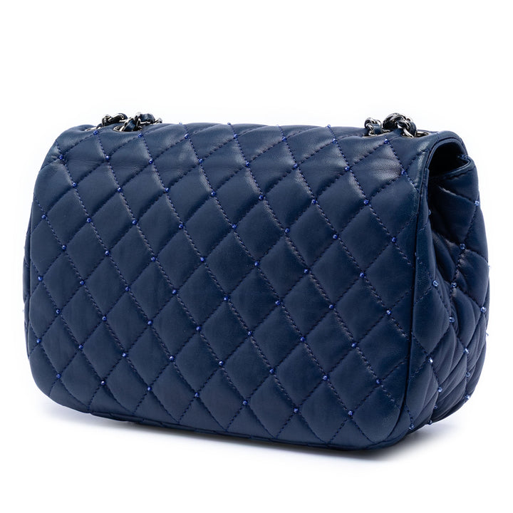 Chanel Small Matelassé Cuir d’agneau Beaded Simple rabat