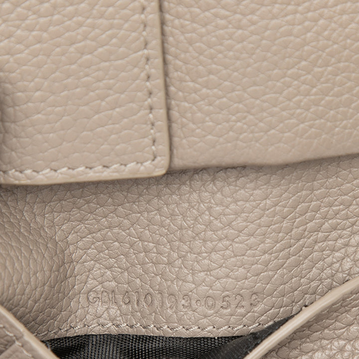 Saint Laurent Grained Cuir Tiny Cassandre Bifold Portefeuille