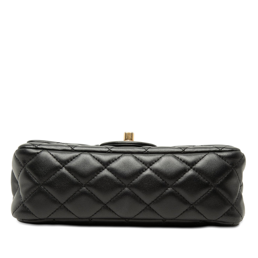 Chanel Mini Rectangular Classic Cuir d’agneau Romance Simple rabat