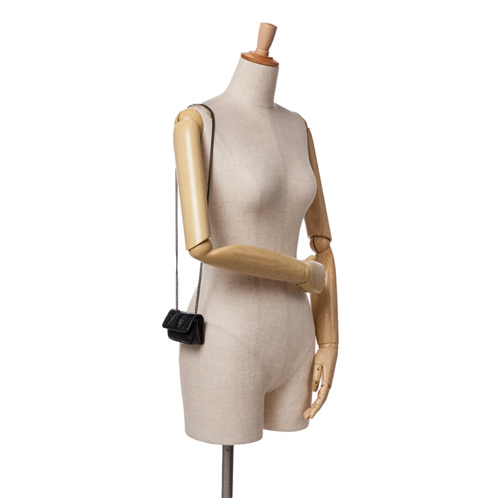 Saint Laurent Micro froissé Cuir de veau Niki Airpods Étui avec chaîne